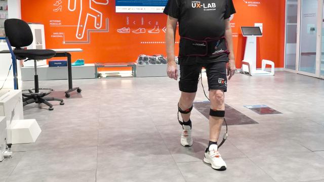 Las zapatillas están dirigidas a personas mayores de 50 años y están hechas con fines médicos.