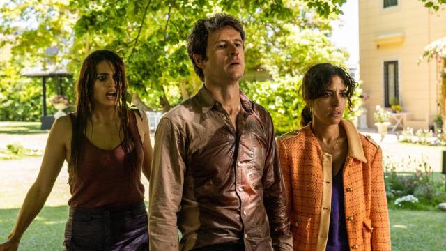 Clip exclusivo de 'El favor', la comedia familiar de Juana Macías con Inma Cuesta, Diego Martín y Sara Sálamo