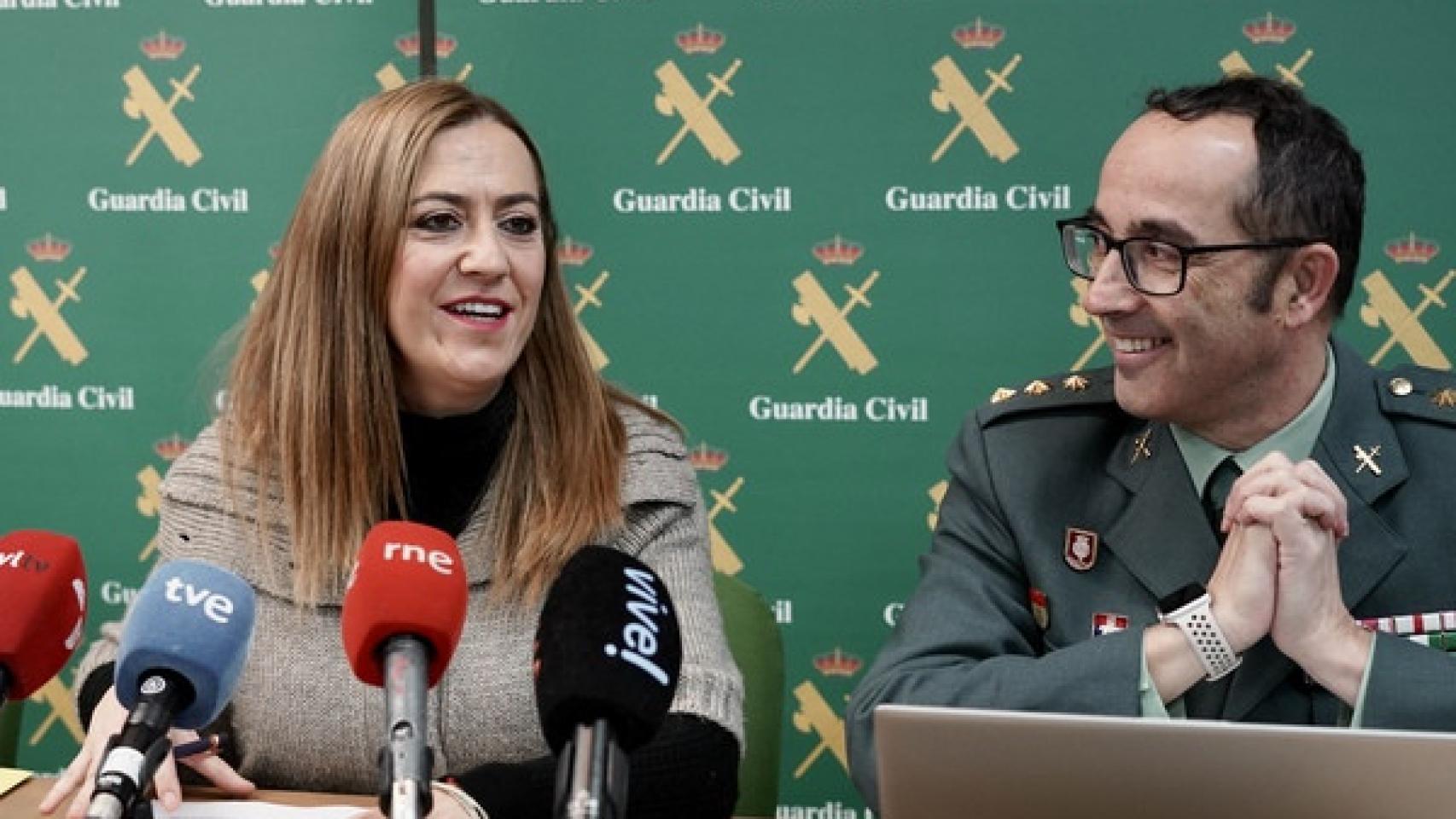 Virginia Barcones, delegada del Gobierno en Castilla y León, junto al coronel jefe de la Comandancia de Valladolid, Manuel Andrés Velarde