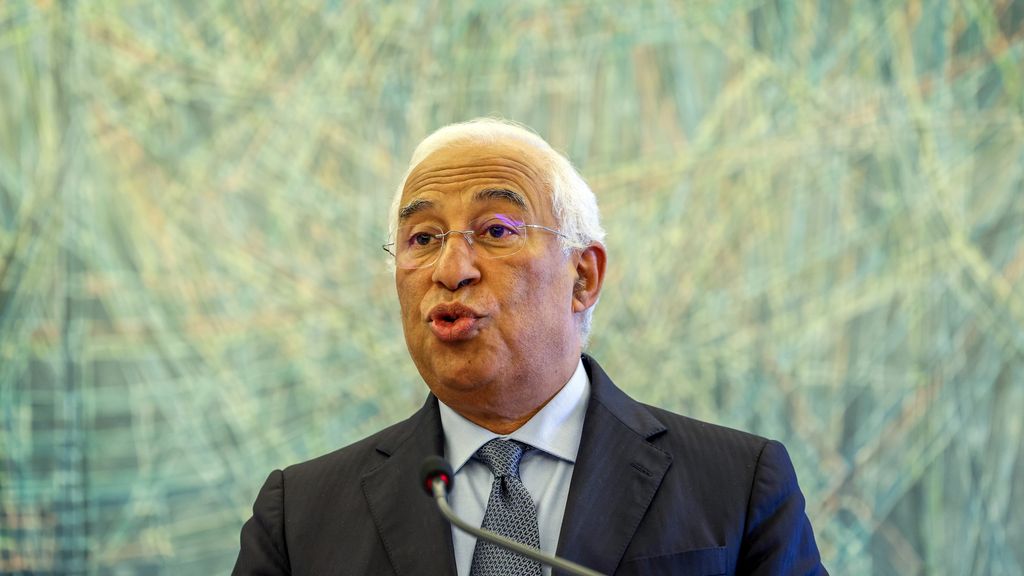 Costa anuncia su dimisión al Presidente de la República, este martes en el palacio de São Bento de Lisboa.