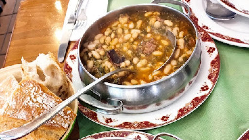 Platos de puchero en Casa Mariano.