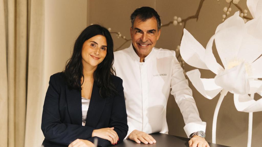 Ramón Freixa junto a la empresaria Carlota del Dedo, fundadora de la firma Limbela.