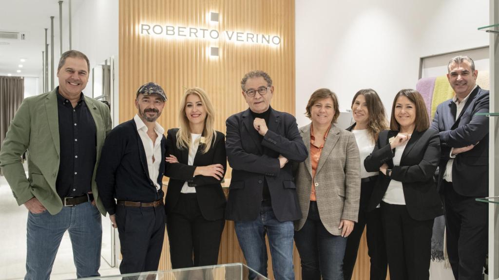 Roberto Verino con su equipo de Castellón.