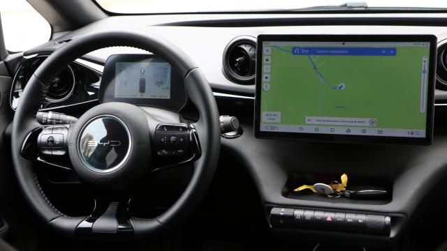 El BYD Dolphin permite una carga rápida del 10 al 80% en media hora y recarga doméstica completa en menos de seis.