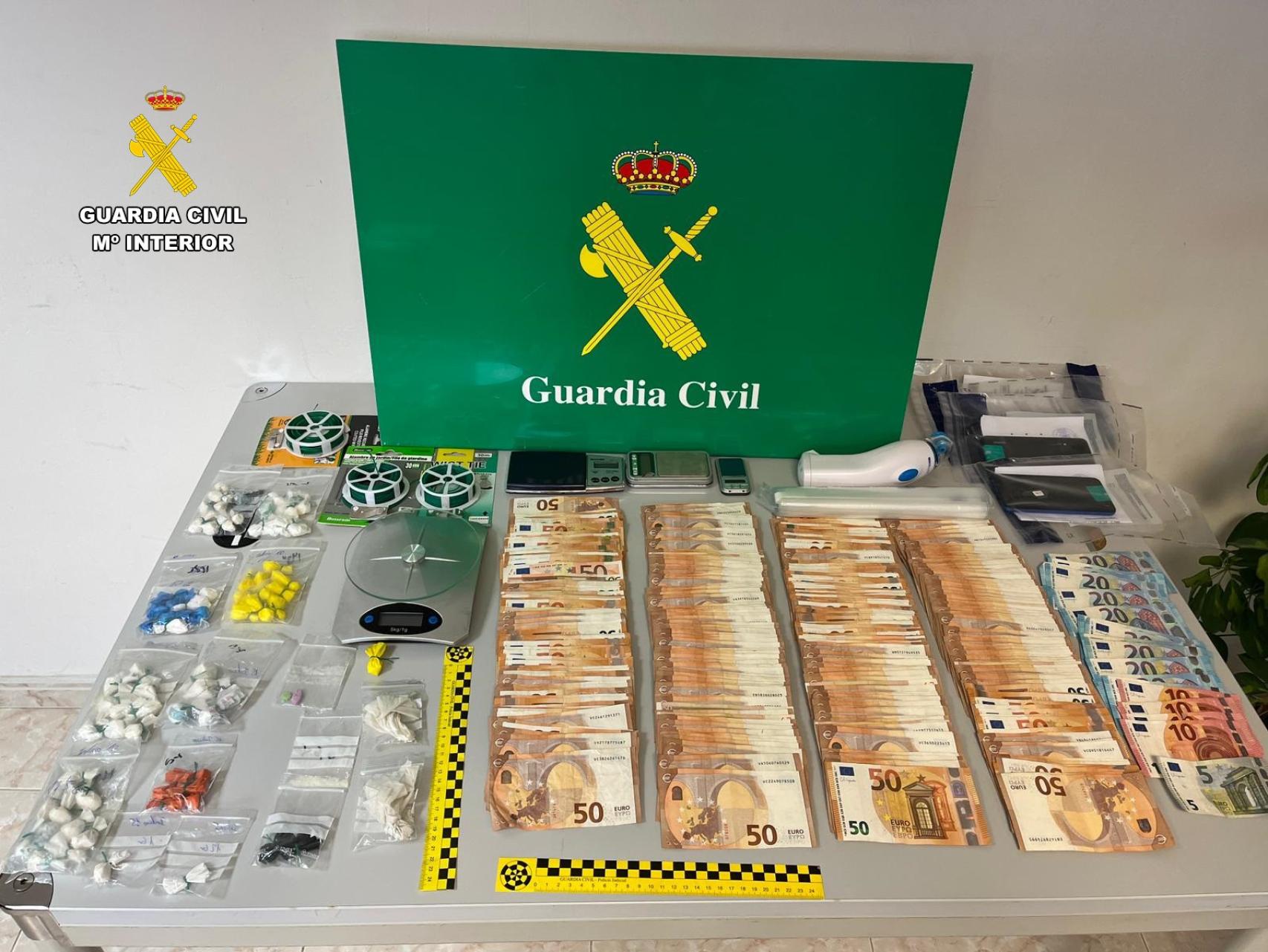 Efectos intervenidos a los detenidos en el marco de la operación Quelles