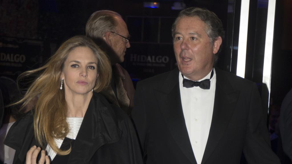 Genoveva Casanova junto a su expareja, José María Michavila, en un acto público en 2016.