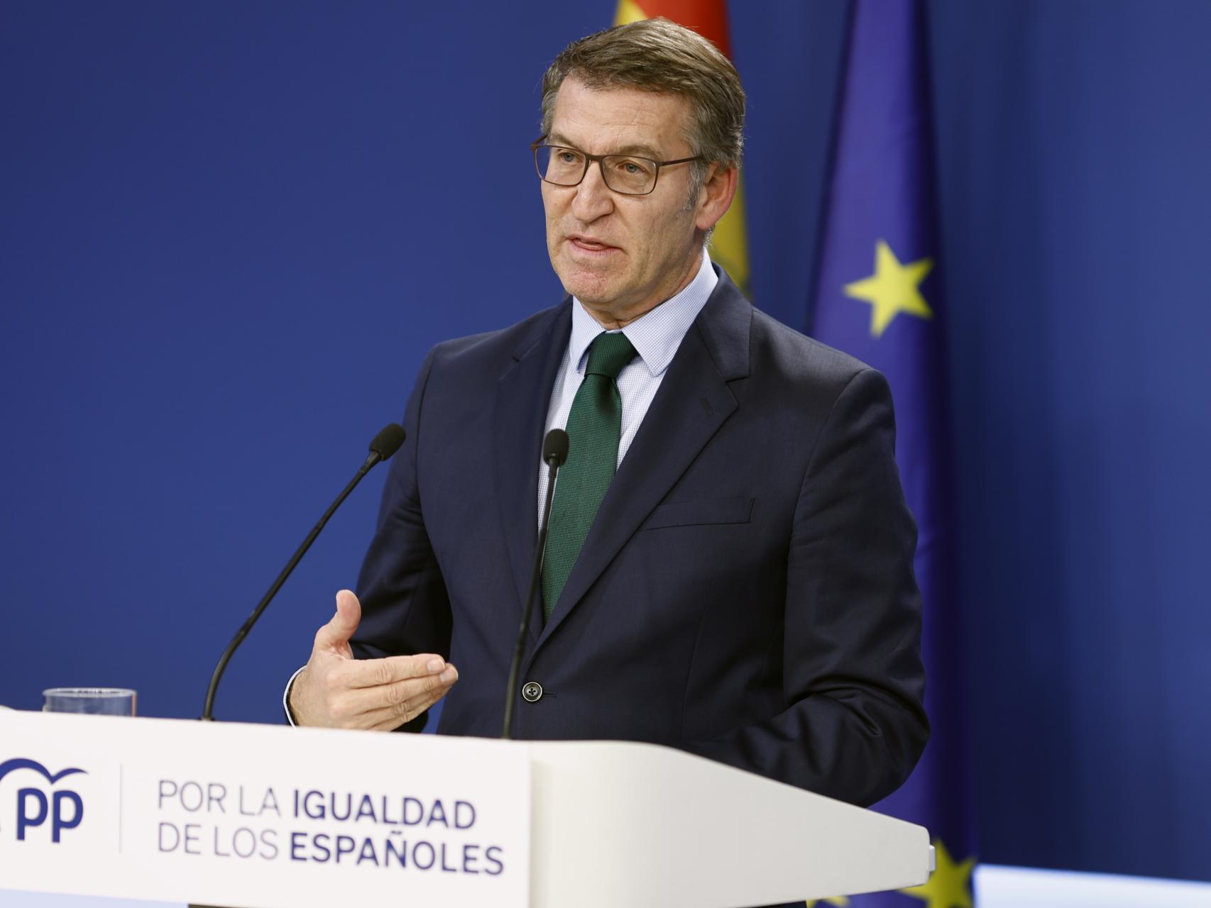 El líder del PP, Alberto Núñez Feijóo, durante la declaración institucional de este jueves.