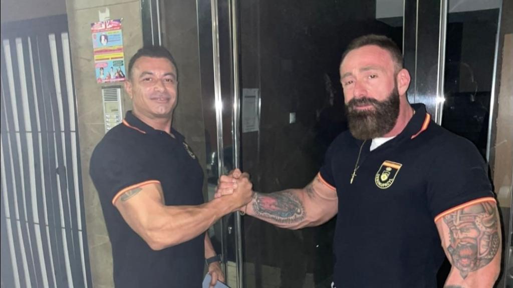 Luis y Gustavo, socios de la empresa de desalojos de okupas 'DesokupaCyL'