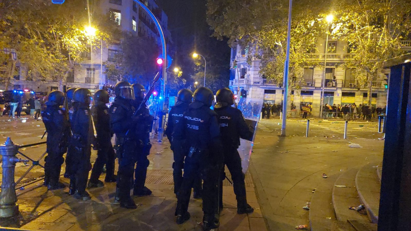 Los disturbios ensucian la protesta más numerosa contra la amnistía en ...