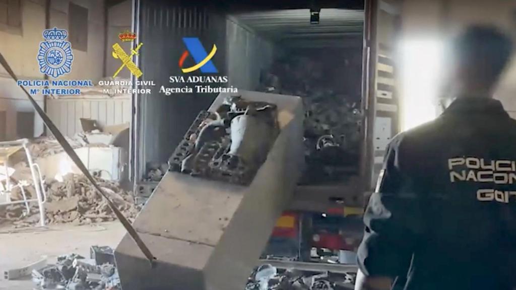 Sarcófago que transportaba cocaína en el último alijo que entró por el puerto de Málaga.