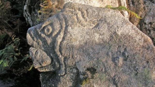 La senda 'El Peñasco' muestra esculturas sugestivas que invitan a recorrer la Sierra de Francia
