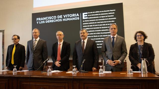 El acto se celebró en el Aula Francisco de Vitoria del Edificio de las Escuelas Mayores
