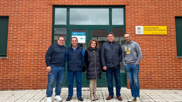 Miembros de la nueva Junta Directiva en la sede de la Asociación de Empresarios del Polígono El Montalvo III.