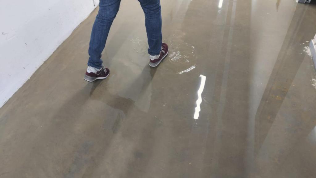 Inundaciones en la piscina de El Casar.