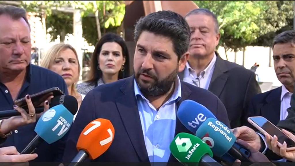 El presidente murciano, López Miras, este viernes, en un acto del PP en la localidad de Ceutí.