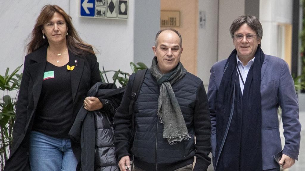 Laura Borràs, Jordi Turull, Carles Puigdemont y Miriam Nogueras, el miércoles en Bruselas.