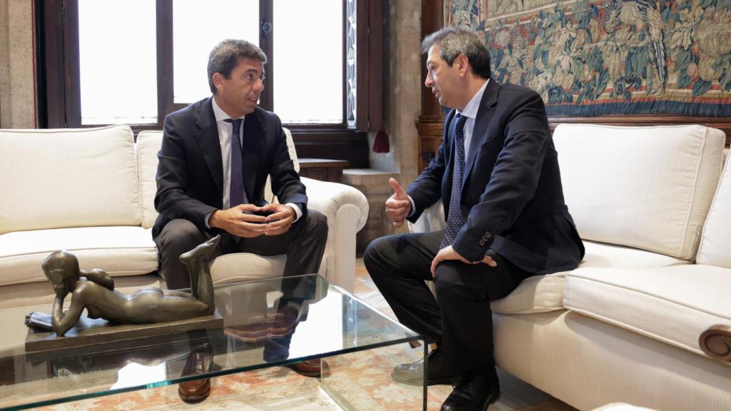 Carlos Mazón y Vicente Barrera en el Palau de la Generalitat en una imagen de archivo. EE