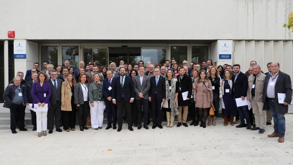 Representantes del PP en la FEMPCLM y dirigentes del partido.