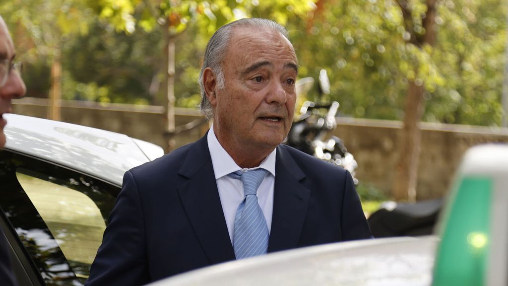 Carlos Iglesias, acudiendo a declarar ante el juez.