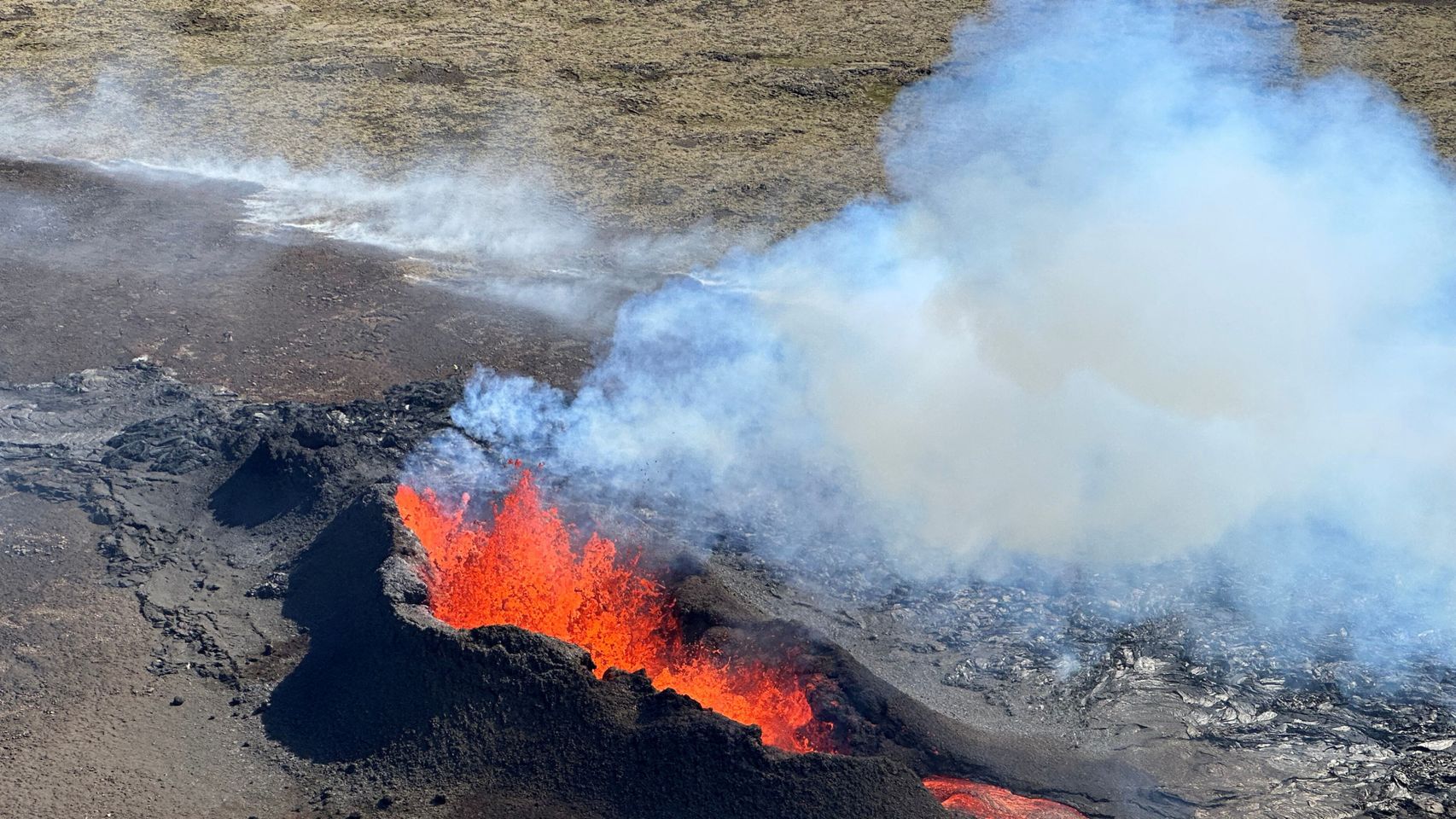Un volcán islandés, en erupción este verano