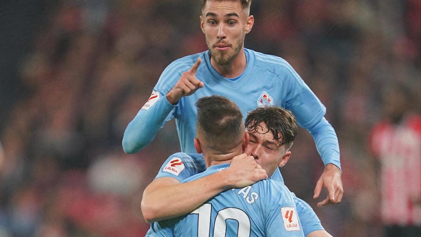 Mingueza, Larsen y Aspas en la celebración del primer tanto.