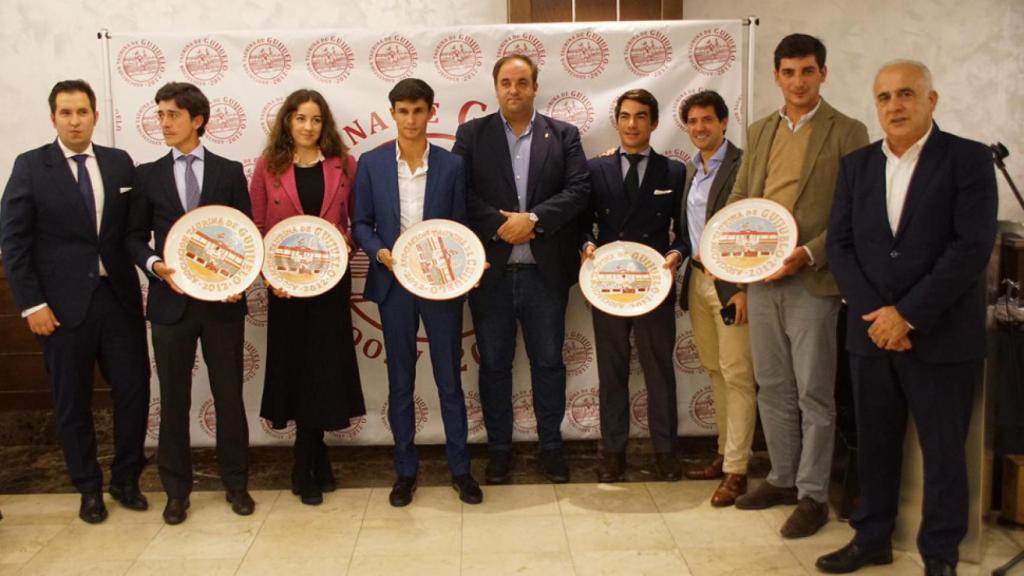 Todos los premiados con el plato de triunfadores, alcalde, empresario y diputado