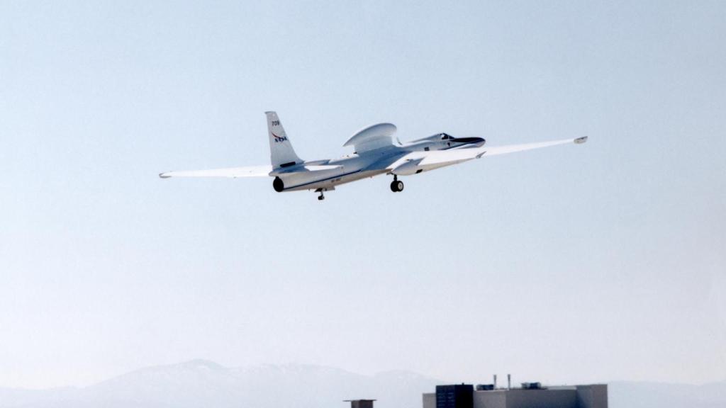 ER-2 despegando