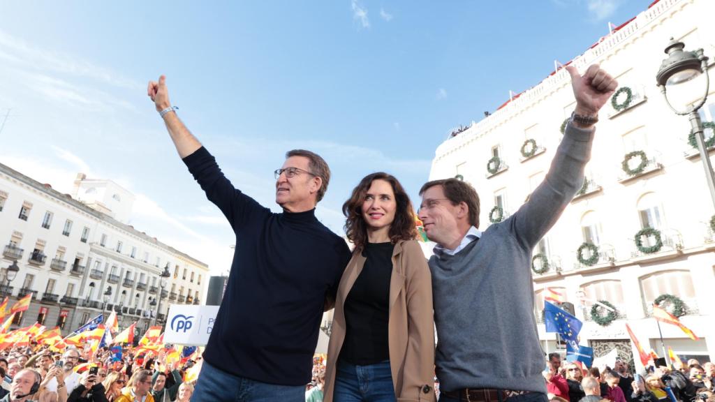 El presidente del PP, Alberto Núñez Feijóo; la presidenta de la Comunidad de Madrid y del PP de Madrid, Isabel Díaz Ayuso, el alcalde de Madrid, José Luis Martínez-Almeida.