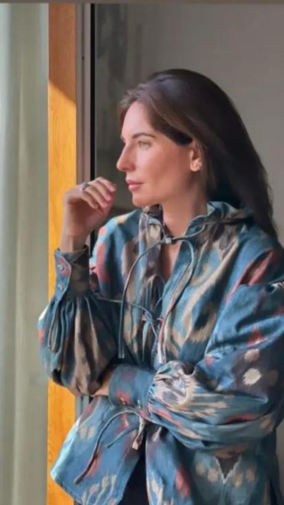 La sobrecamisa de Lourdes Montes, firmada por Maravic.