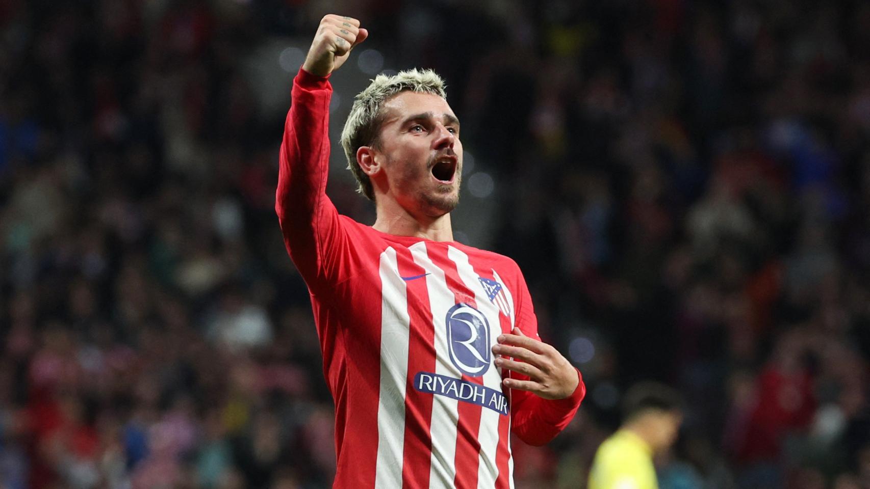 Antoine Griezmann celebra un gol frente al Villarreal con la camiseta del Atlético de Madrid.