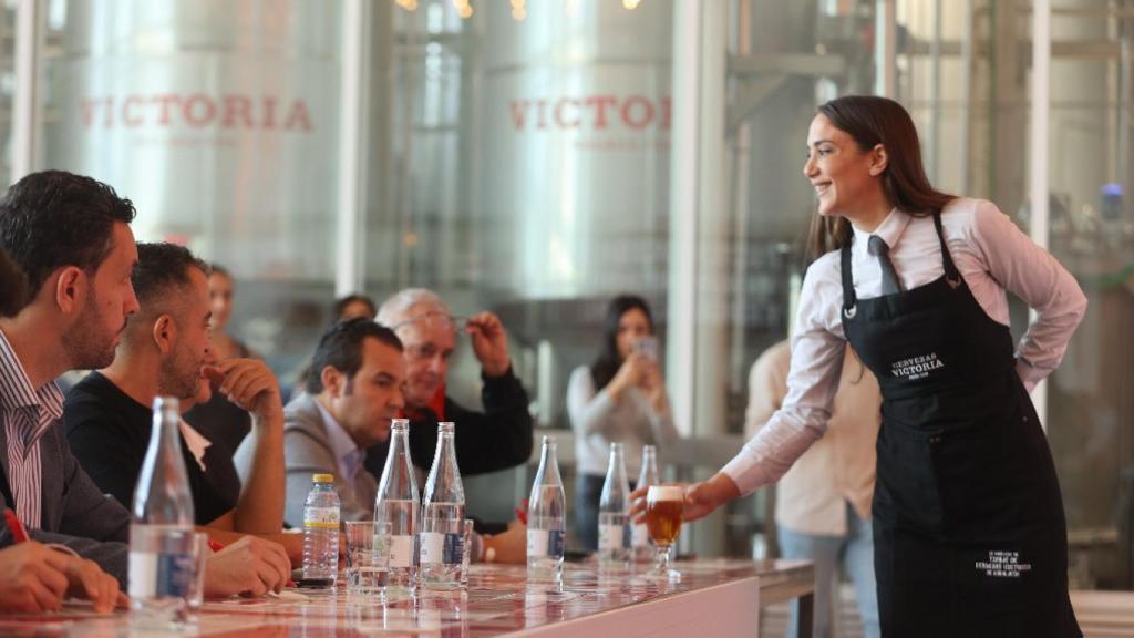 Marta Cassini es la mejor tiradora de cerveza de Andalucía.