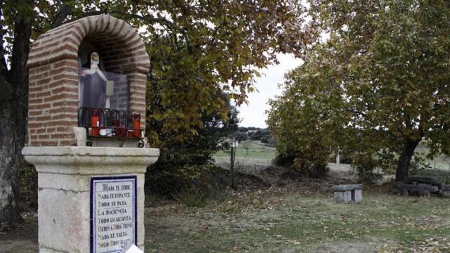 Fuente de Santa Teresa en la carretera de Salamanca a Alba de Tormes, en el término de Terradillos