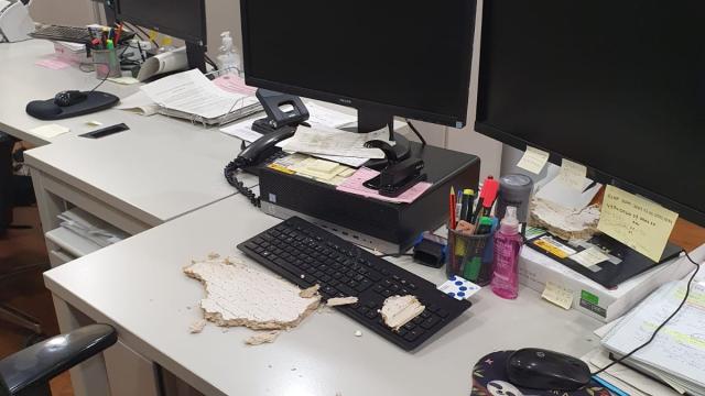 Se desprende parte del falso techo en los juzgados de Torrijos (Toledo)