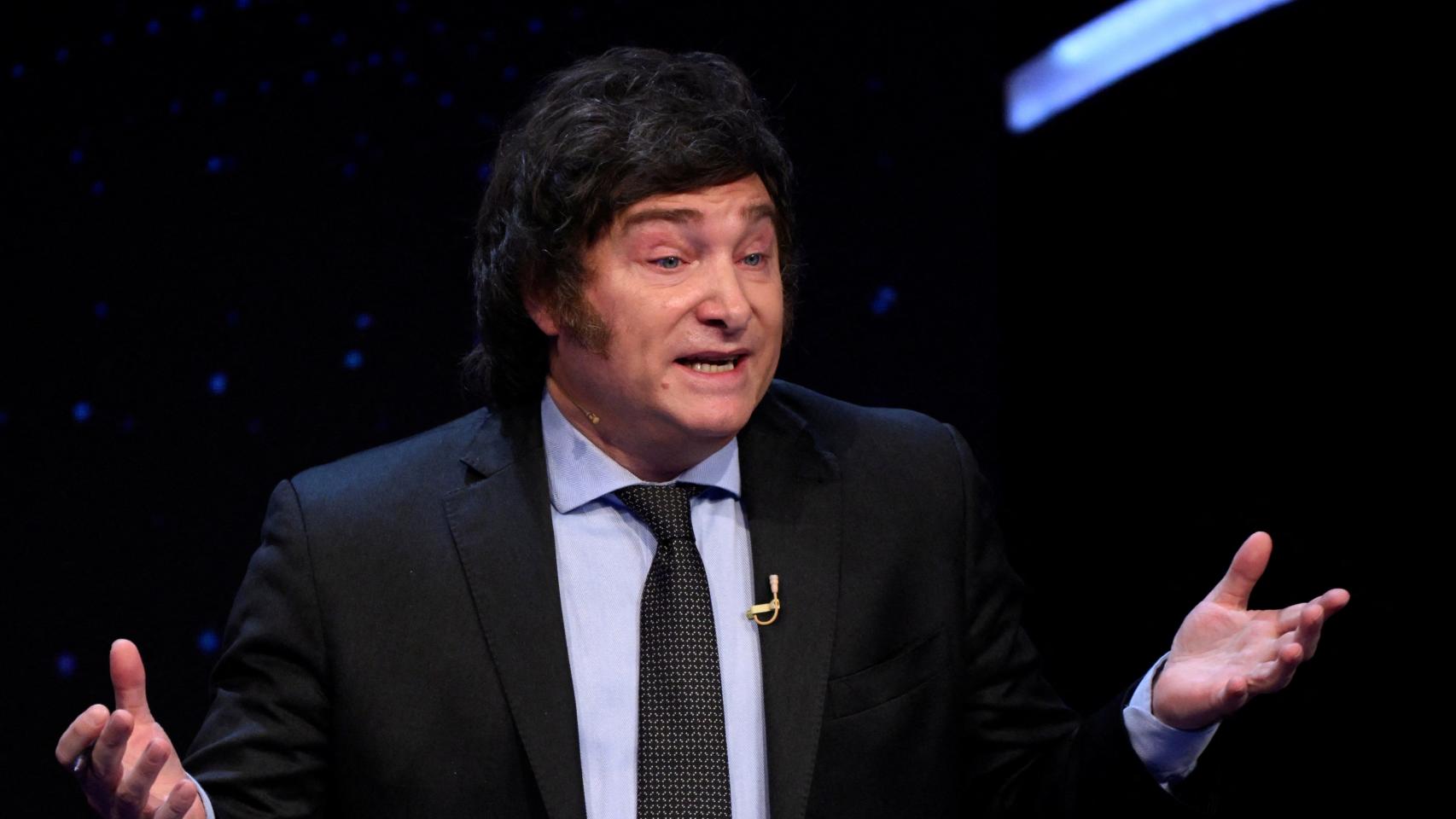 El candidato a la presidencia de Argentina, Javier Milei, durante el debate con Sergio Massa.