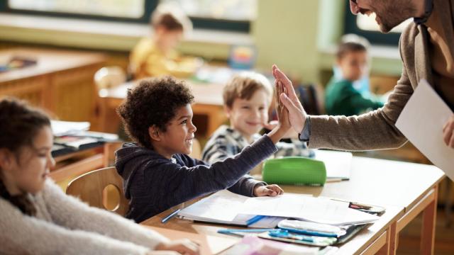 Esto es lo que cobra un profesor de Primaria en Asturias: ni los peores ni los mejores pagados