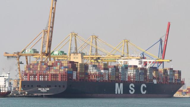 Portacontenedores en el Puerto de Valencia.