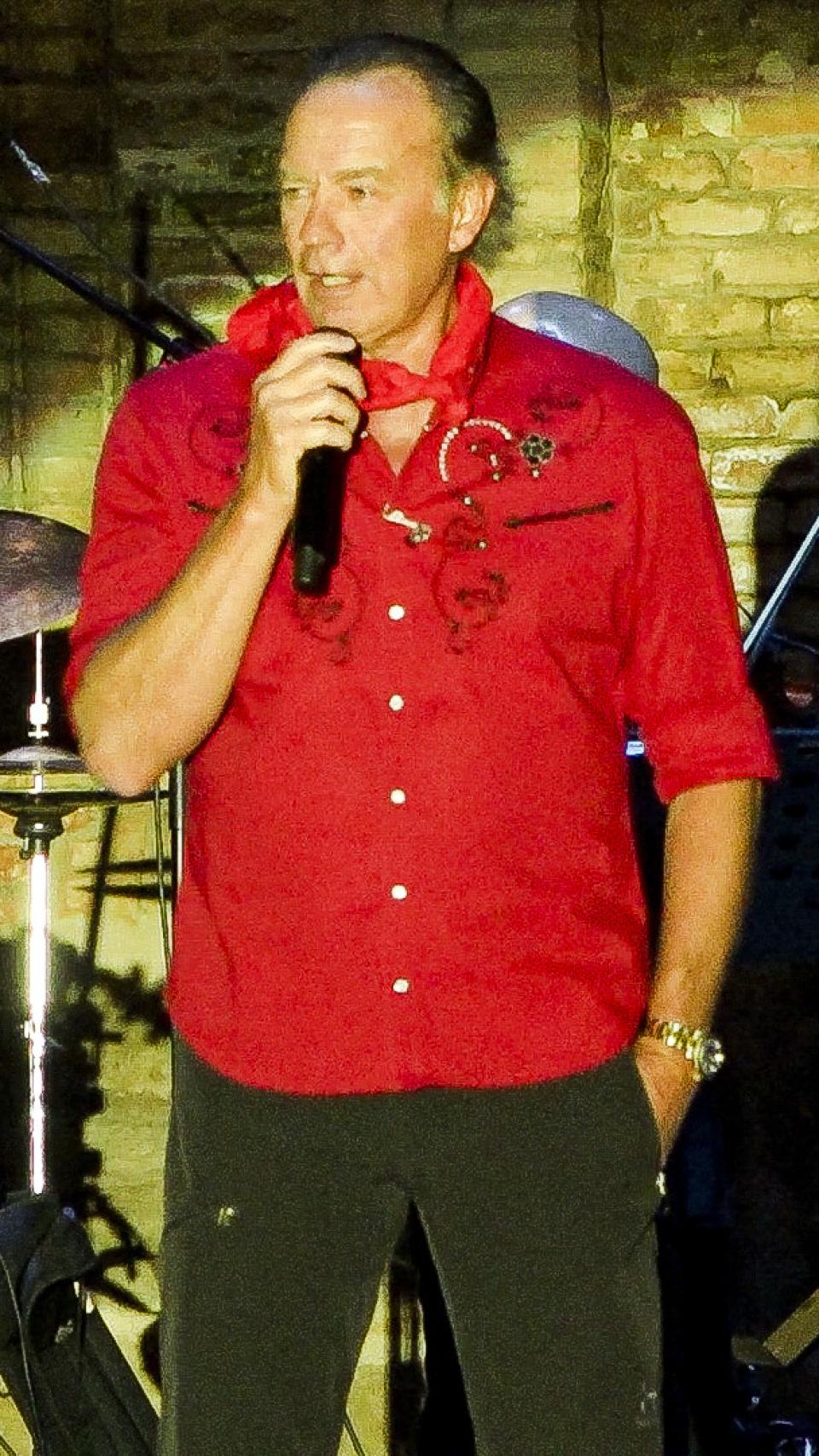 El cantante de rancheras durante uno de sus últimos recitales, en Alfaro.