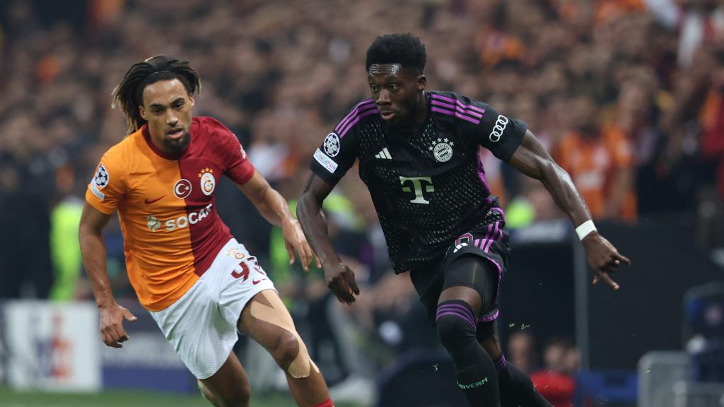 Alphonso Davies en un encuentro de Champions ante el Galatasaray