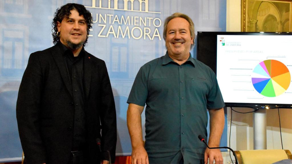 El alcalde de Zamora, Francisco Guarido; y el concejal de Economía y Cuentas, Diego Bernardo