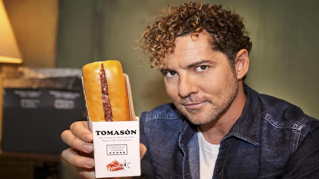 David Bisbal, imagen de Enrique Tomás en su campaña navideña de 2023.