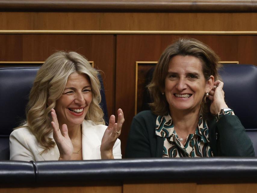 Yolanda Díaz y Teresa Rivera en el Congreso de los Diputados.