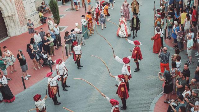 Imagen de archivo de una recreación del encuentro de Carlos V con su hermano Fernando en Mojados