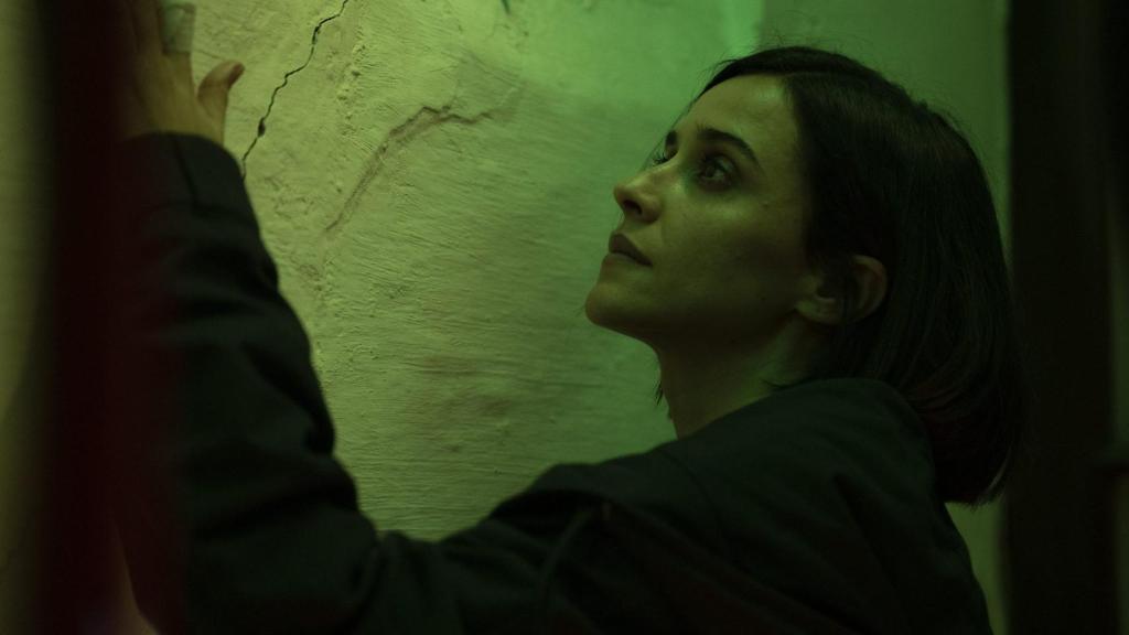 Irene en la escena del capítulo 4 de la serie.