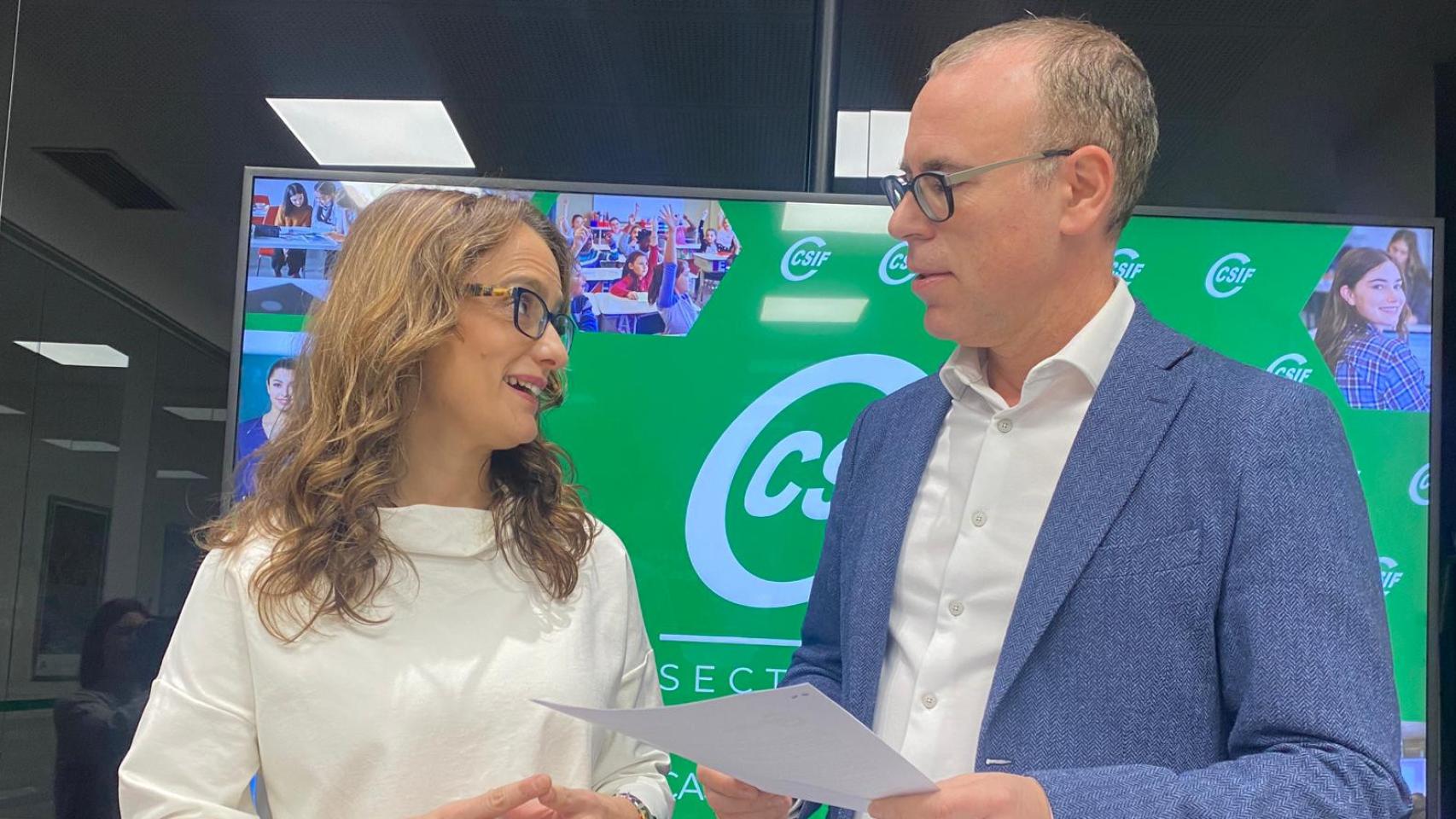 La presidenta del sector de Educación de CSIF Castilla y León, Isabel Madruga, y el secretario de negociación del sector de Educación, Mariano González