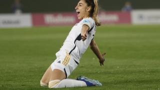 Olga Carmona celebra el 1-0 ante el Chelsea