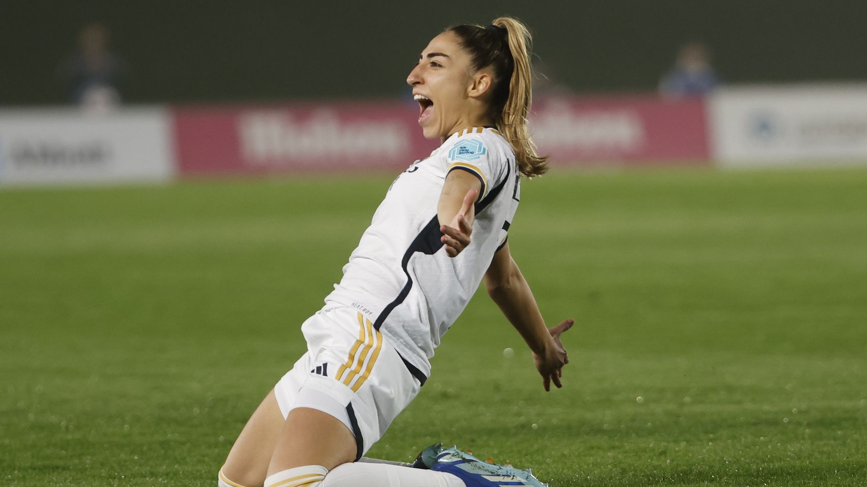 Olga Carmona celebra el 1-0 ante el Chelsea