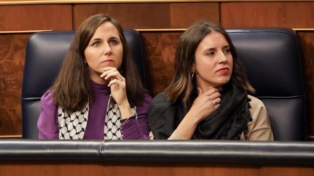 Las ministras en funciones Ione Belarras e Irene Montero, este miércoles en el Congreso de los Diputados.