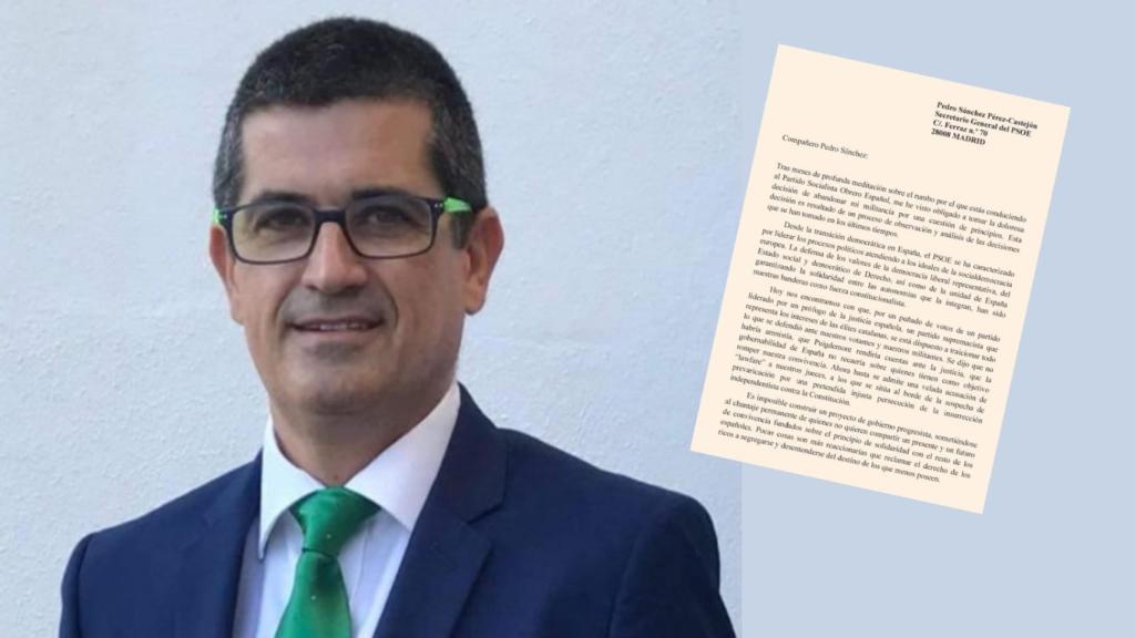 Manuel García junto a la carta que le envía a Pedro Sánchez.