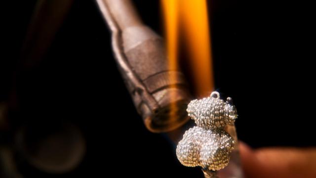 TOUS abre sus puertas a las nuevas generaciones para preservar el oficio joyero