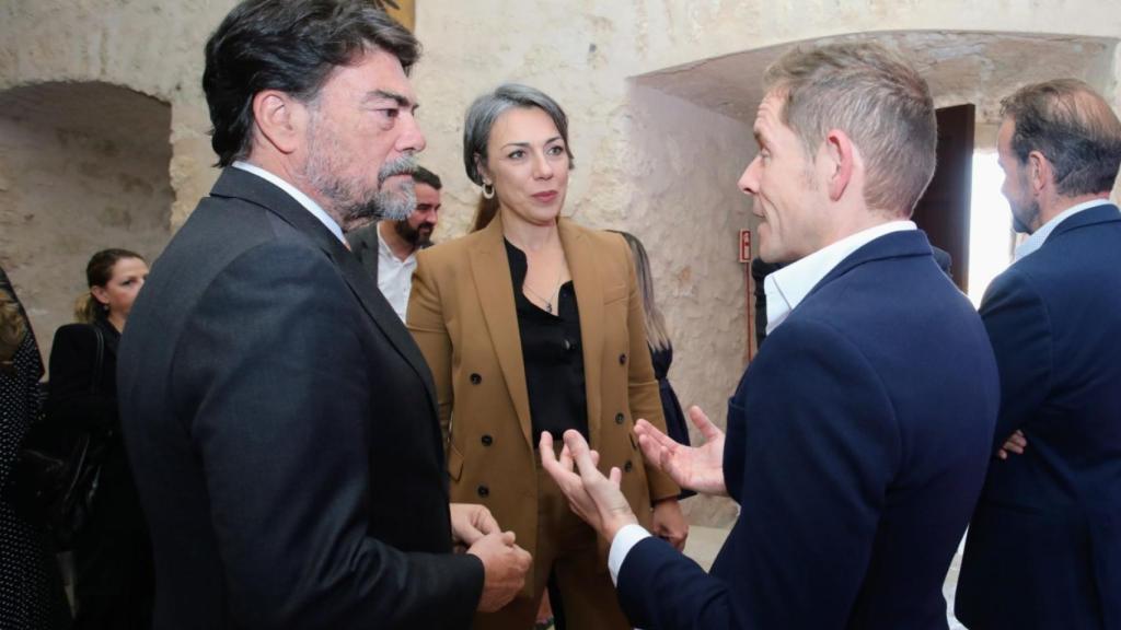El alcalde de Alicante, Luis Barcala, y el director general de MSC Cruceros, Fernando Pacheco.